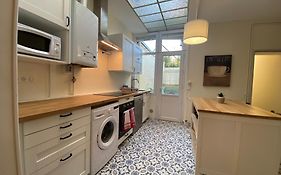 Maison de Charme - 4 Chambres - Courette&Parking Gratuit